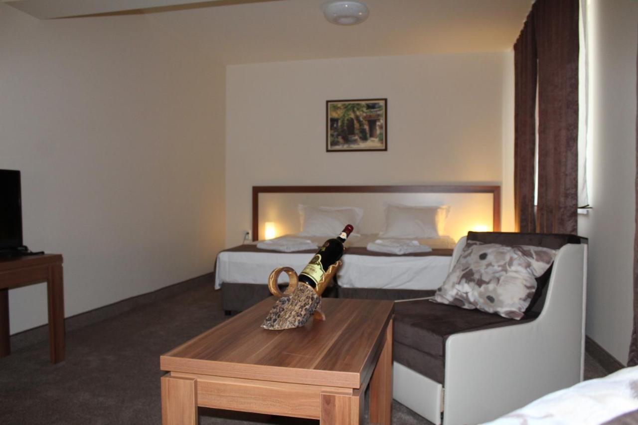 Family Hotel Bulgaria Harmanli Kültér fotó